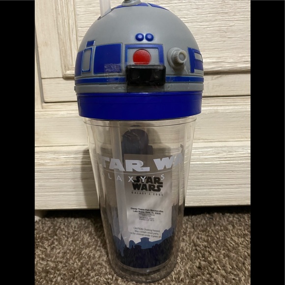 Star Wars Galaxy’s Edge 2019 Landing R2D2 Droid Light Up Sipper Cup - Picture 6 of 7